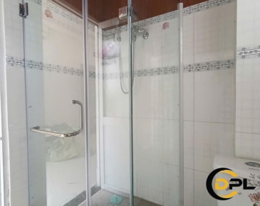 THI CÔNG VÁCH NGĂN KÍNH CƯỜNG LỰC NHÀ VỆ SINH