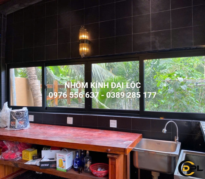 Thi Công Cửa Nhôm Nam Sung Màu Đen Đẹp Sang Trọng
