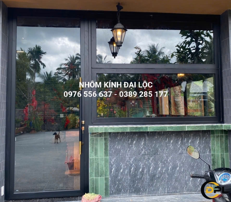 Thi Công Cửa Nhôm Nam Sung Màu Đen Đẹp Sang Trọng