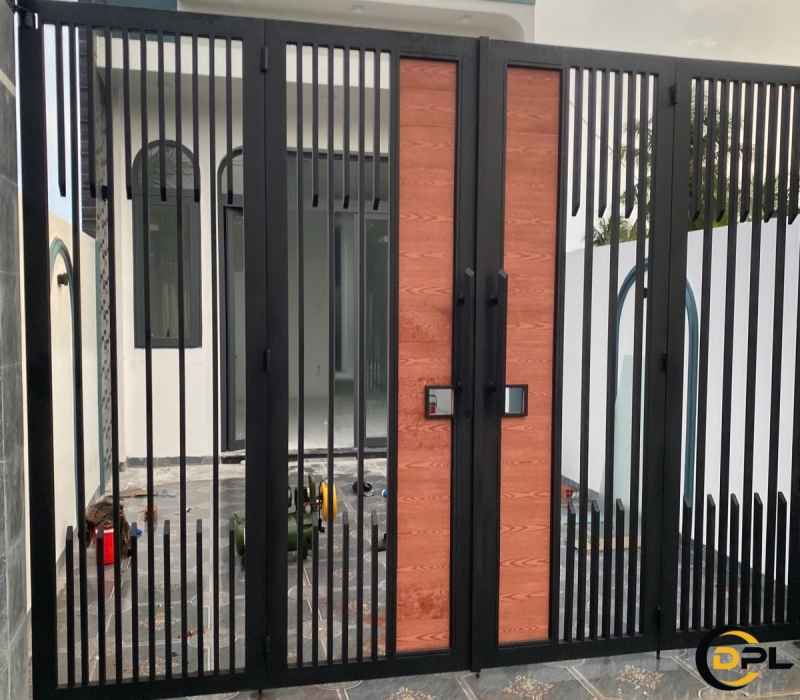 Mẫu Cửa Cổng Hàng Rào Sắt Hộp Hiện Đại Phối Giả Gỗ Đẹp