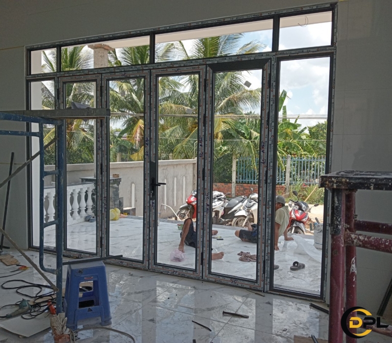 NHẬN LẮP CỬA NHÔM XINGFA CHỢ LÁCH