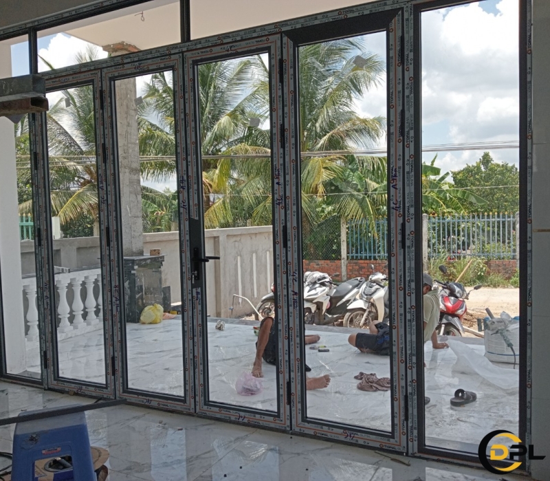 NHẬN LẮP CỬA NHÔM XINGFA CHỢ LÁCH