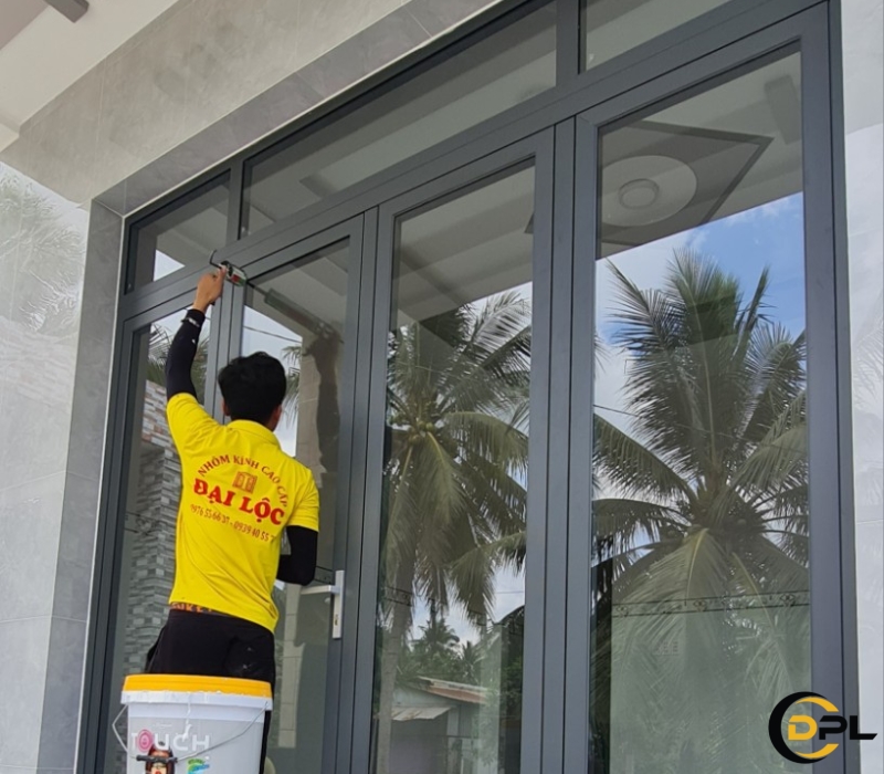 NHẬN LÀM CỬA NHÔM XINGFA BẾN TRE