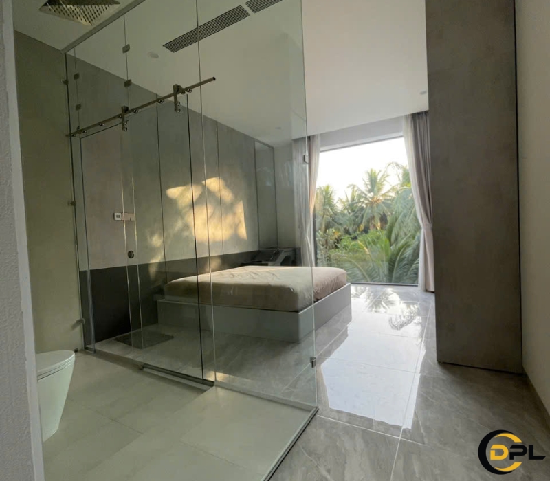 THI CÔNG VÁCH NGĂN KÍNH CƯỜNG LỰC NHÀ VỆ SINH