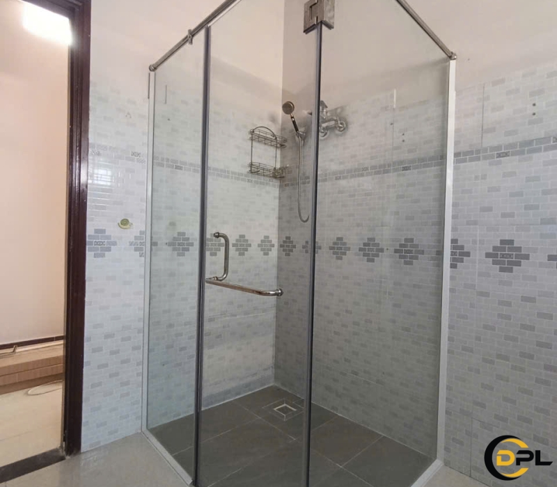 THI CÔNG VÁCH NGĂN KÍNH CƯỜNG LỰC NHÀ VỆ SINH